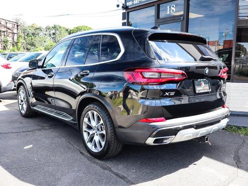 Black Sapphire Metallic 2021 BMW X5 xDrive40i