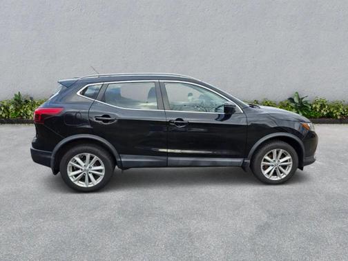 2017 Nissan Rogue Sport SV