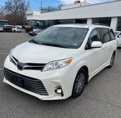 2018 Toyota Sienna XLE