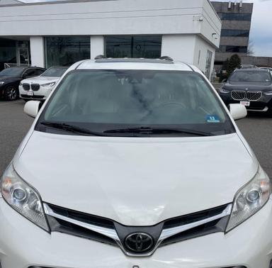 2018 Toyota Sienna XLE