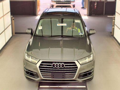 Gray 2017 Audi Q7 3.0T Premium