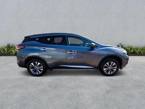 Gun Metallic 2016 Nissan Murano S