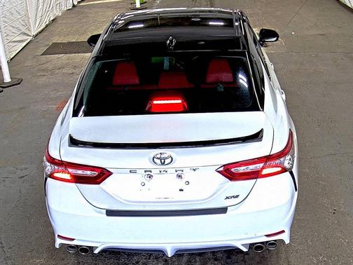 Wind Chill Pearl 2019 Toyota Camry XSE