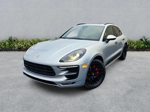 Rhodium Silver Metallic 2018 Porsche Macan Macan GTS