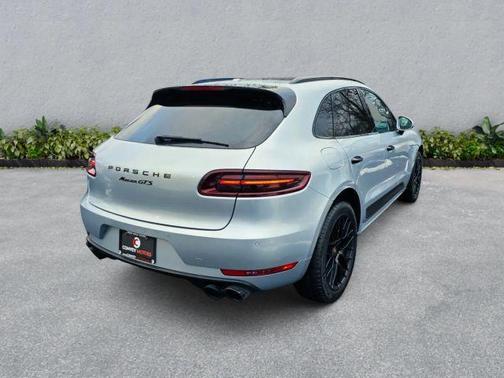 Rhodium Silver Metallic 2018 Porsche Macan Macan GTS