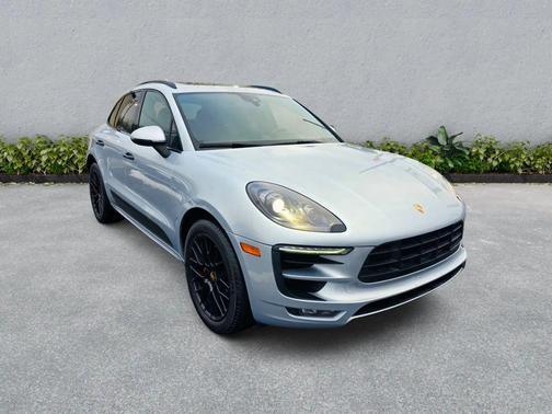 Rhodium Silver Metallic 2018 Porsche Macan Macan GTS