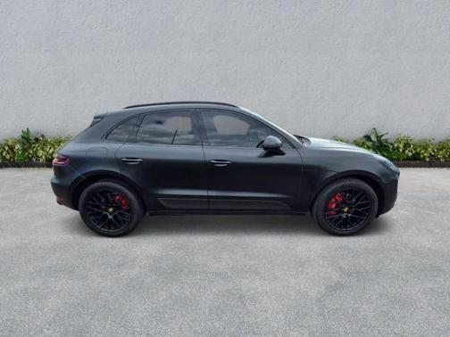 Rhodium Silver Metallic 2018 Porsche Macan Macan GTS