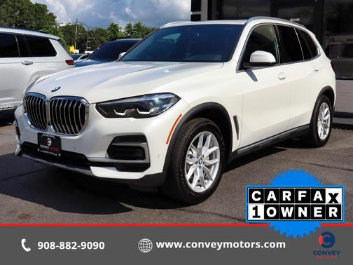 Mineral White Metallic 2023 BMW X5 xDrive40i