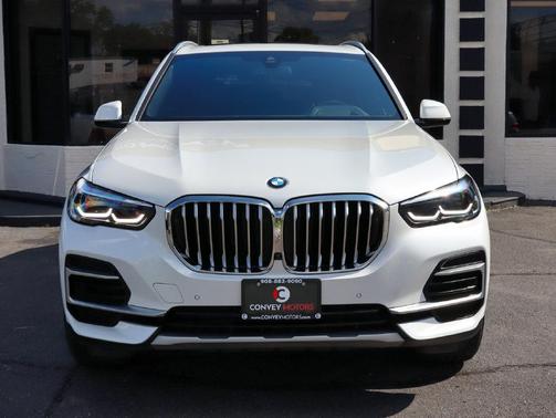 Mineral White Metallic 2023 BMW X5 xDrive40i