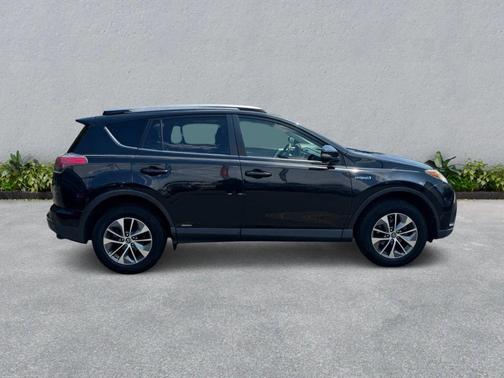 2016 Toyota RAV4 Hybrid XLE