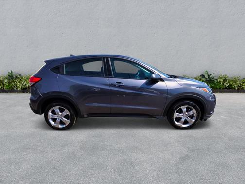 Modern Steel Metallic 2019 Honda HR-V LX