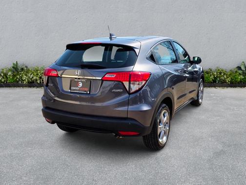 Modern Steel Metallic 2019 Honda HR-V LX
