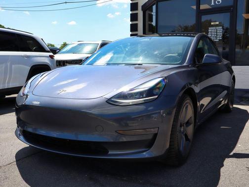 Gray 2023 Tesla Model 3 Long Range