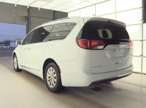 2018 Chrysler Pacifica Touring-L