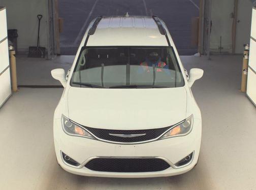 2018 Chrysler Pacifica Touring-L