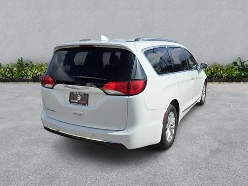 Bright White Clearcoat 2018 Chrysler Pacifica Touring-L