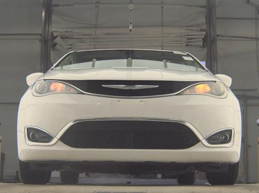 2018 Chrysler Pacifica Touring-L