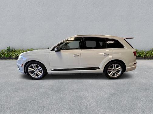 White 2017 Audi Q7 3.0T Prestige