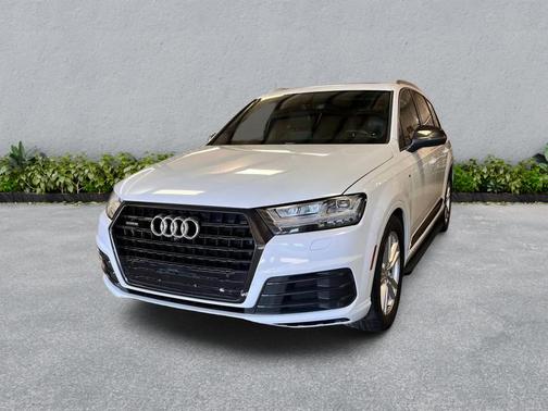 White 2017 Audi Q7 3.0T Prestige