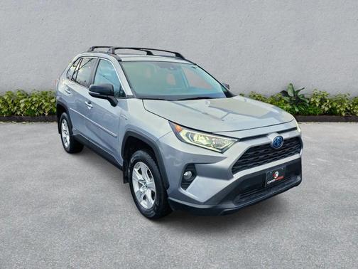 2019 Toyota RAV4 Hybrid XLE