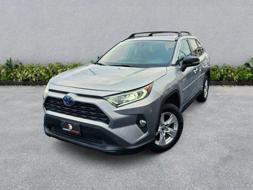 2019 Toyota RAV4 Hybrid XLE