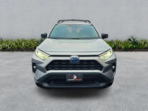 2019 Toyota RAV4 Hybrid XLE