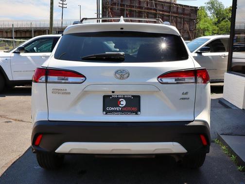 Pearl 2023 Toyota Corolla Cross LE