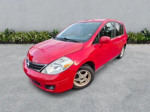 2010 Nissan Versa 1.8 S