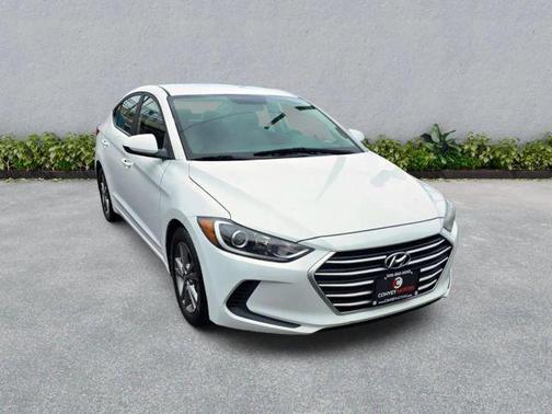 Quartz White Pearl 2017 Hyundai ELANTRA SE