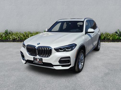 Mineral White Metallic 2023 BMW X5 xDrive40i
