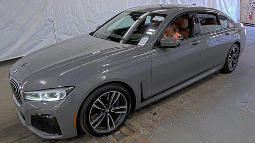 Bernina Grey Amber Effect 2021 BMW 750 i xDrive