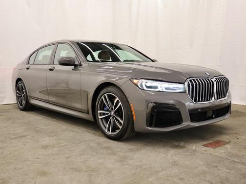 Bernina Grey Amber Effect 2021 BMW 750 i xDrive