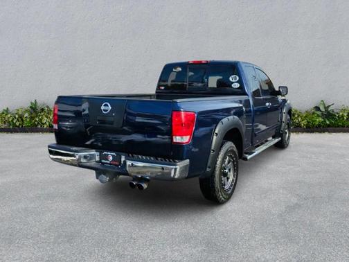 2011 Nissan Titan SV