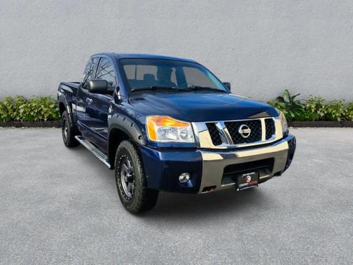 2011 Nissan Titan SV
