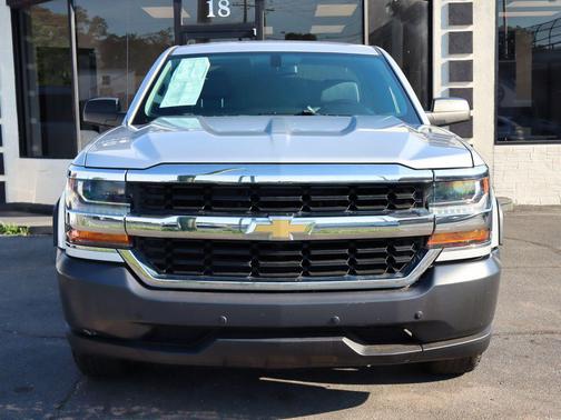 Silver Ice Metallic 2018 Chevrolet Silverado 1500 WT