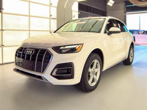 Ibis White 2021 Audi Q5 45 Premium