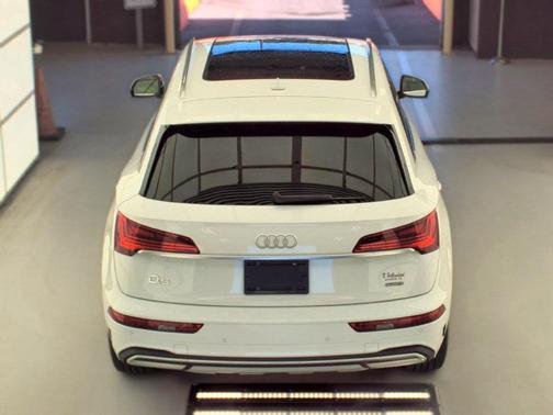 Ibis White 2021 Audi Q5 45 Premium