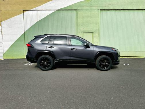 Magnetic Gray Metallic 2022 Toyota RAV4 Hybrid SE