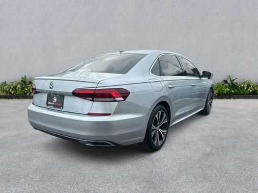 2021 Volkswagen Passat 2.0T SE