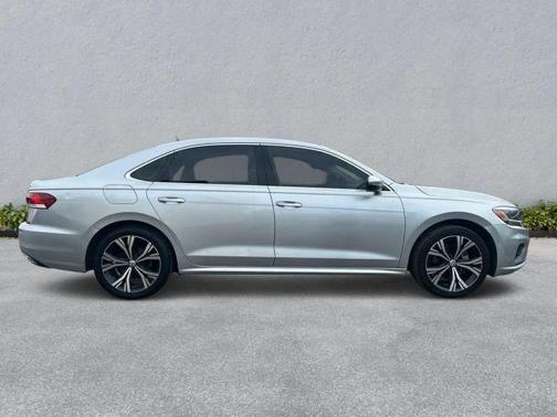 2021 Volkswagen Passat 2.0T SE