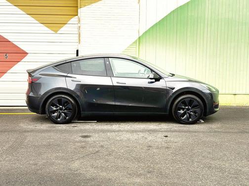Stealth Grey 2024 Tesla Model Y Long Range Single Motor Rear-Wheel Drive