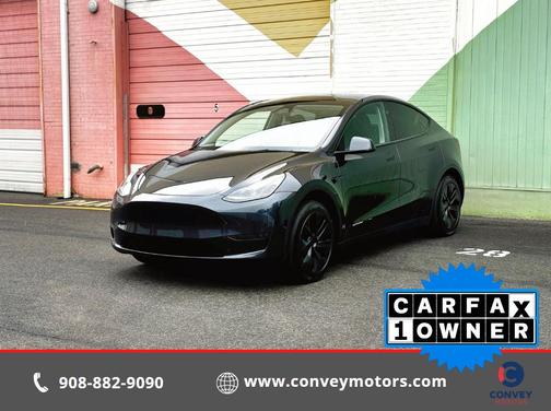 Stealth Grey 2024 Tesla Model Y Long Range Single Motor Rear-Wheel Drive