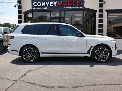 Alpine White 2024 BMW X7 M60i