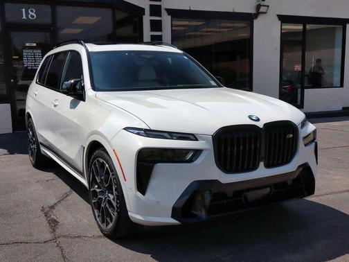 Alpine White 2024 BMW X7 M60i