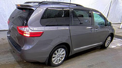 2017 Toyota Sienna XLE Premium