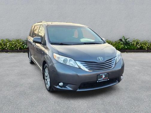 2017 Toyota Sienna XLE Premium