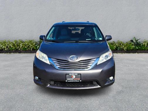 2017 Toyota Sienna XLE Premium