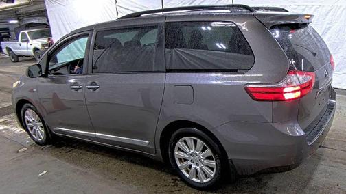 2017 Toyota Sienna XLE Premium