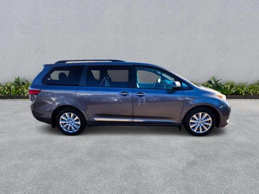 2017 Toyota Sienna XLE Premium