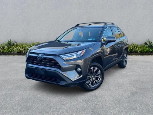 2022 Toyota RAV4 Hybrid XLE Premium